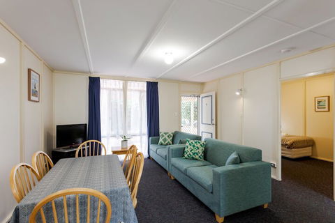 Park Avenue Holiday Units - Accommodation Adelaide 4