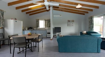 Cervantes Holiday Homes - Accommodation Adelaide 4
