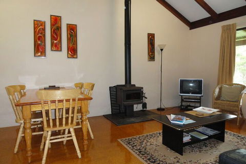 Tinglewood Cabins - Accommodation Adelaide 3