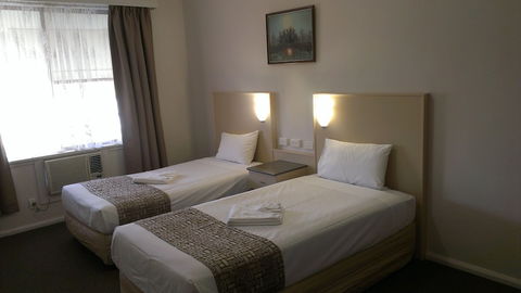Lindy Lodge Motel - Accommodation Adelaide 1
