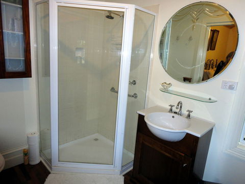 Stones Throw Cottage Bed & Breakfast - Accommodation Adelaide 4