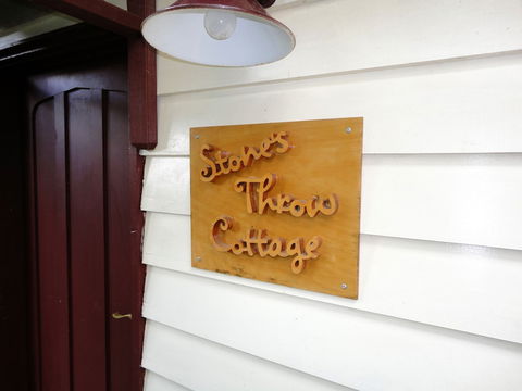 Stones Throw Cottage Bed & Breakfast - Accommodation Adelaide 0