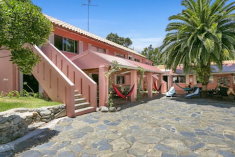 Dolphins Beach House - Accommodation Adelaide 0