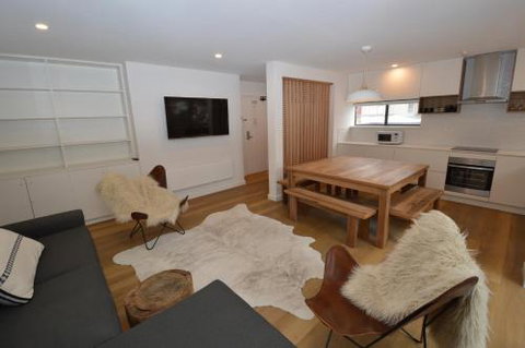 Mowamba A1 - Accommodation Adelaide 1