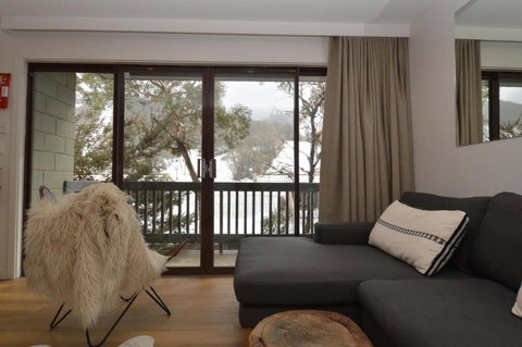 Mowamba A1 - Accommodation Adelaide 2