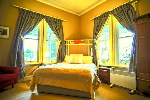 Cromwell House - Accommodation Adelaide 2