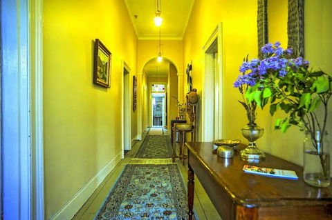 Cromwell House - Accommodation Adelaide 5