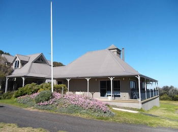 Swan Lake Guest House - Accommodation Adelaide 1
