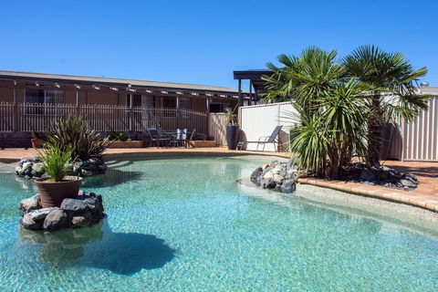 New England Motor Lodge - Accommodation Adelaide 2