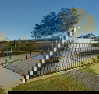 DBJ Holiday Units - Accommodation Adelaide