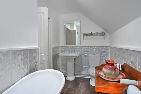 The Pines Bed & Breakfast - Accommodation Adelaide 7