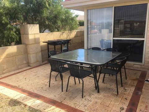 Port Bouvard Beach Holiday Home Mandurah - Accommodation Adelaide 2