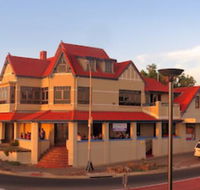 McCloud House - Accommodation Adelaide