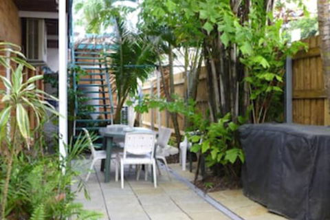 Airlie Court Units - Accommodation Adelaide 5