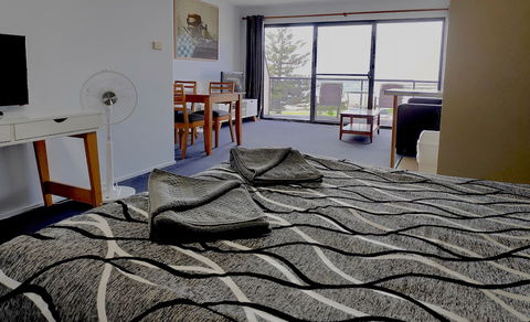 Beachhouse Mollymook - Accommodation Adelaide 5