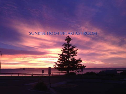Beachhouse Mollymook - Accommodation Adelaide 3