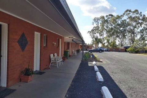 Castlereagh Motor Inn - Accommodation Adelaide 1