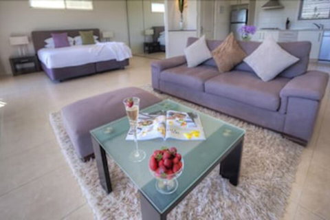 Azjure Studio Retreat - Accommodation Adelaide 4