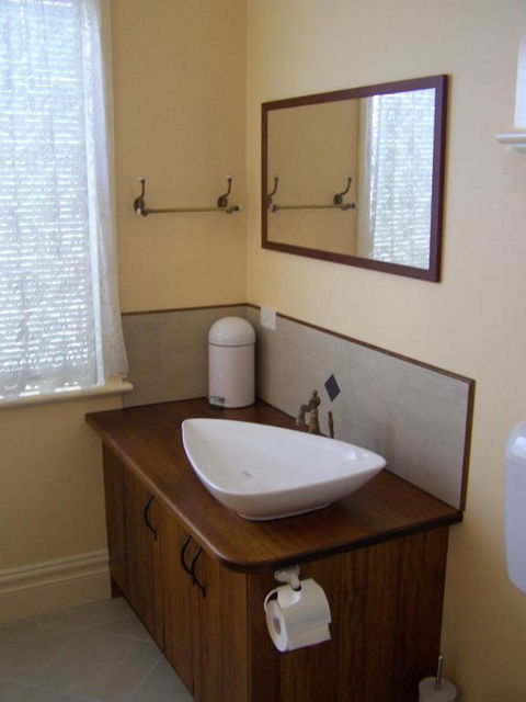 RJs Bed & Breakfast - Accommodation Adelaide 3