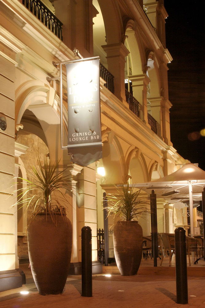 Largs Bay SA Accommodation Adelaide