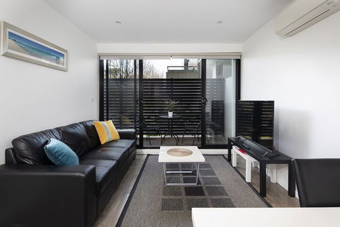 RNR Serviced Apartments North Melbourne - Accommodation Adelaide 3
