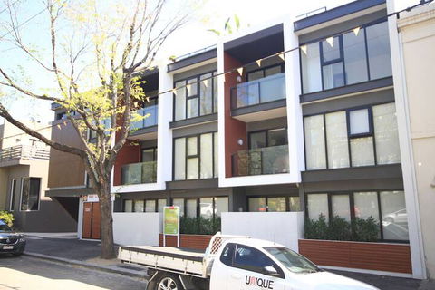 RNR Serviced Apartments North Melbourne - Accommodation Adelaide 1