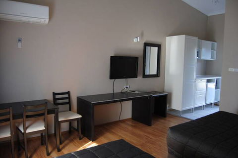 Airlie House Motor Inn - Accommodation Adelaide 5