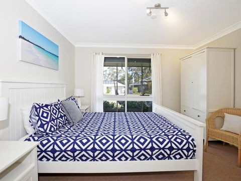 Hayes Beach House Jervis Bay Pet Friendly Award Winner Fireplace - Accommodation Adelaide 5