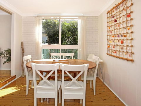 Hayes Beach House Jervis Bay Pet Friendly Award Winner Fireplace - Accommodation Adelaide 2