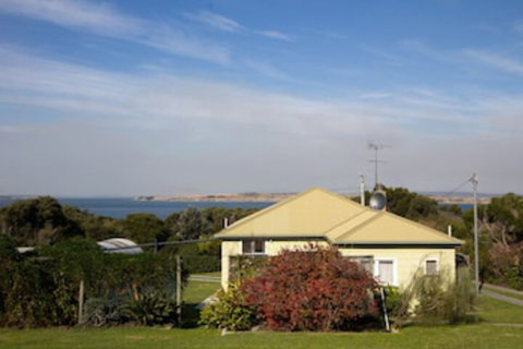 Lady Barron Holiday Home - Accommodation Adelaide 0
