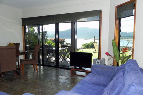 Airlie Waterfront Bed & Breakfast - Accommodation Adelaide 2