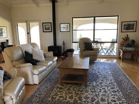 Dam It Getaway- Homestead - Accommodation Adelaide 3