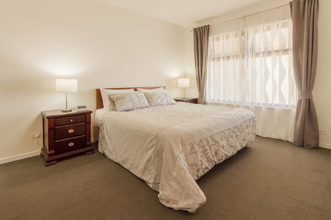 Atlantic West Beach Apartments - Accommodation Adelaide 7