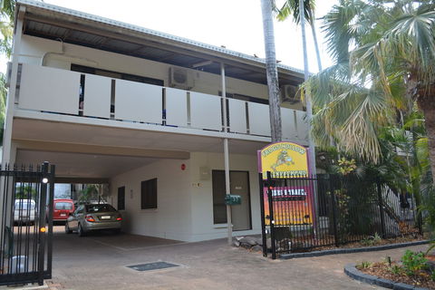 Frogshollow Backpackers - Accommodation Adelaide 0