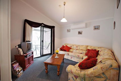 Serenity Grove - Accommodation Adelaide 5