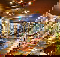 Henrys - Accommodation Adelaide