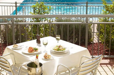 REBELLION BAR AND GRILL RESTAURANT - Accommodation Adelaide 0