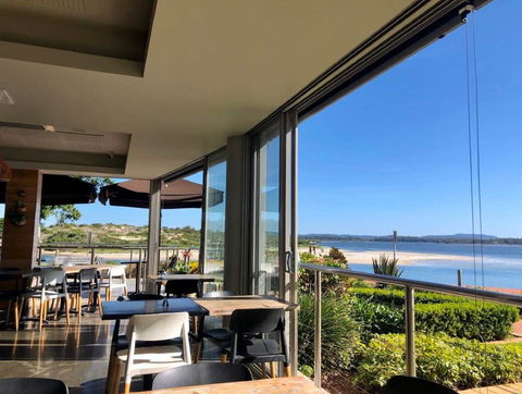 Reef Bar And Grill - Accommodation Adelaide 0
