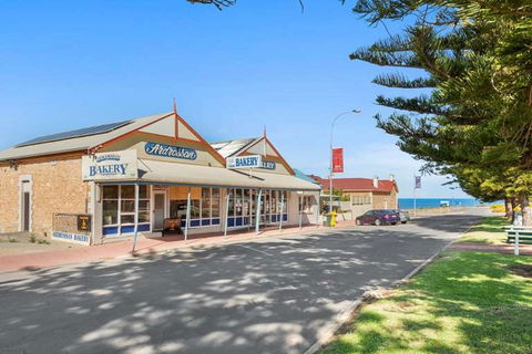 Ardrossan Bakery - Accommodation Adelaide 0