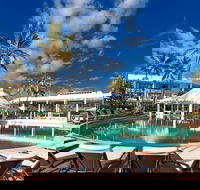 Oasis Pool Bar - Accommodation Adelaide