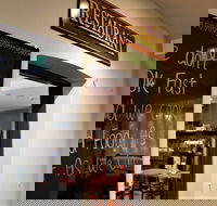 Walsh's Hotel - Accommodation Adelaide