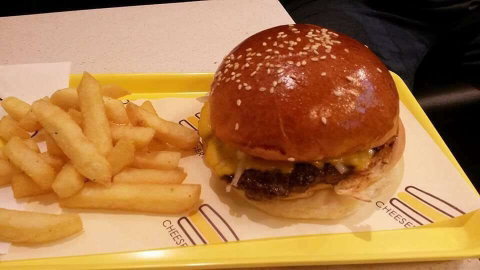 Cheeseburger Adelaide - Accommodation Adelaide 0