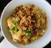 Two Hand Noodle Shop