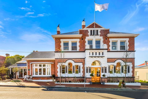 Cygnet Old Bank Cafe - Accommodation Adelaide 0