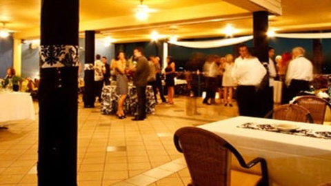 La Beach Restaurant - Accommodation Adelaide 2