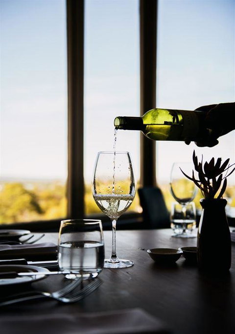 Skyline Restaurant - Accommodation Adelaide 8