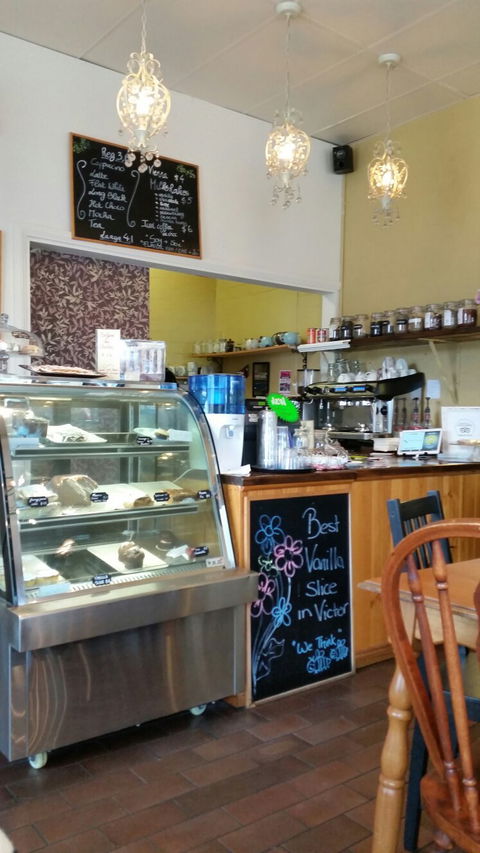 Two Bees Cafe - Accommodation Adelaide 6