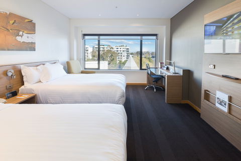 Crowne Plaza Canberra - Accommodation Adelaide 6