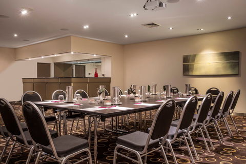 Crowne Plaza Canberra - Accommodation Adelaide 10