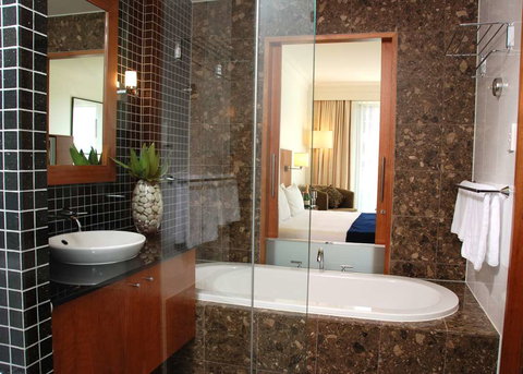 Majestic Roof Garden Hotel - Accommodation Adelaide 4